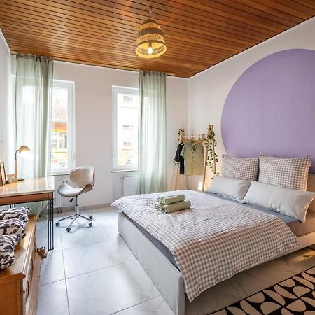 Wohlfuehlwohnung Mit 25 Qm Terrasse, Netflix Koblenz  Luaran gambar