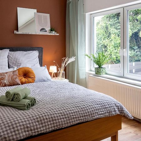 Wohlfuehlwohnung Mit 25 Qm Terrasse, Netflix Koblenz  Luaran gambar