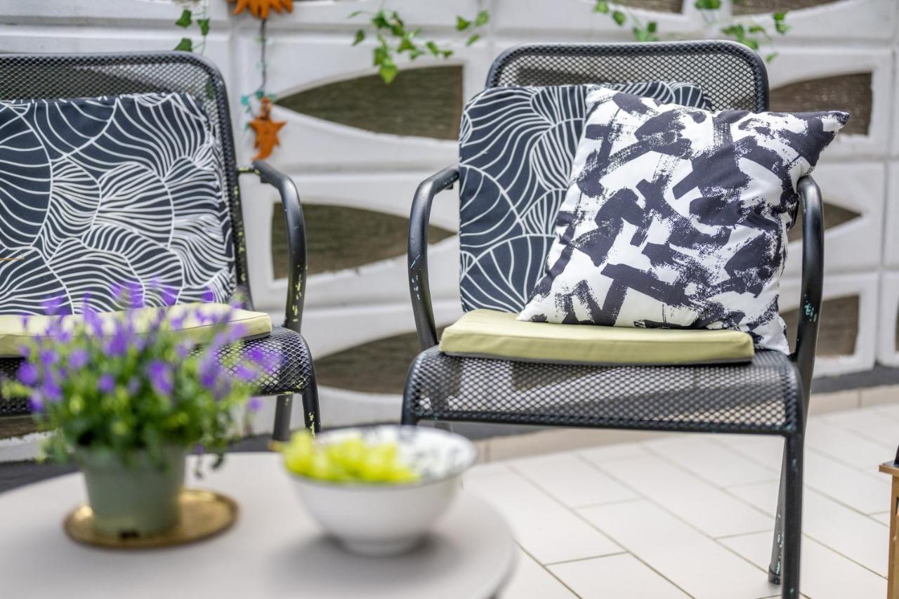 Wohlfuehlwohnung Mit 25 Qm Terrasse, Netflix Koblenz  Luaran gambar
