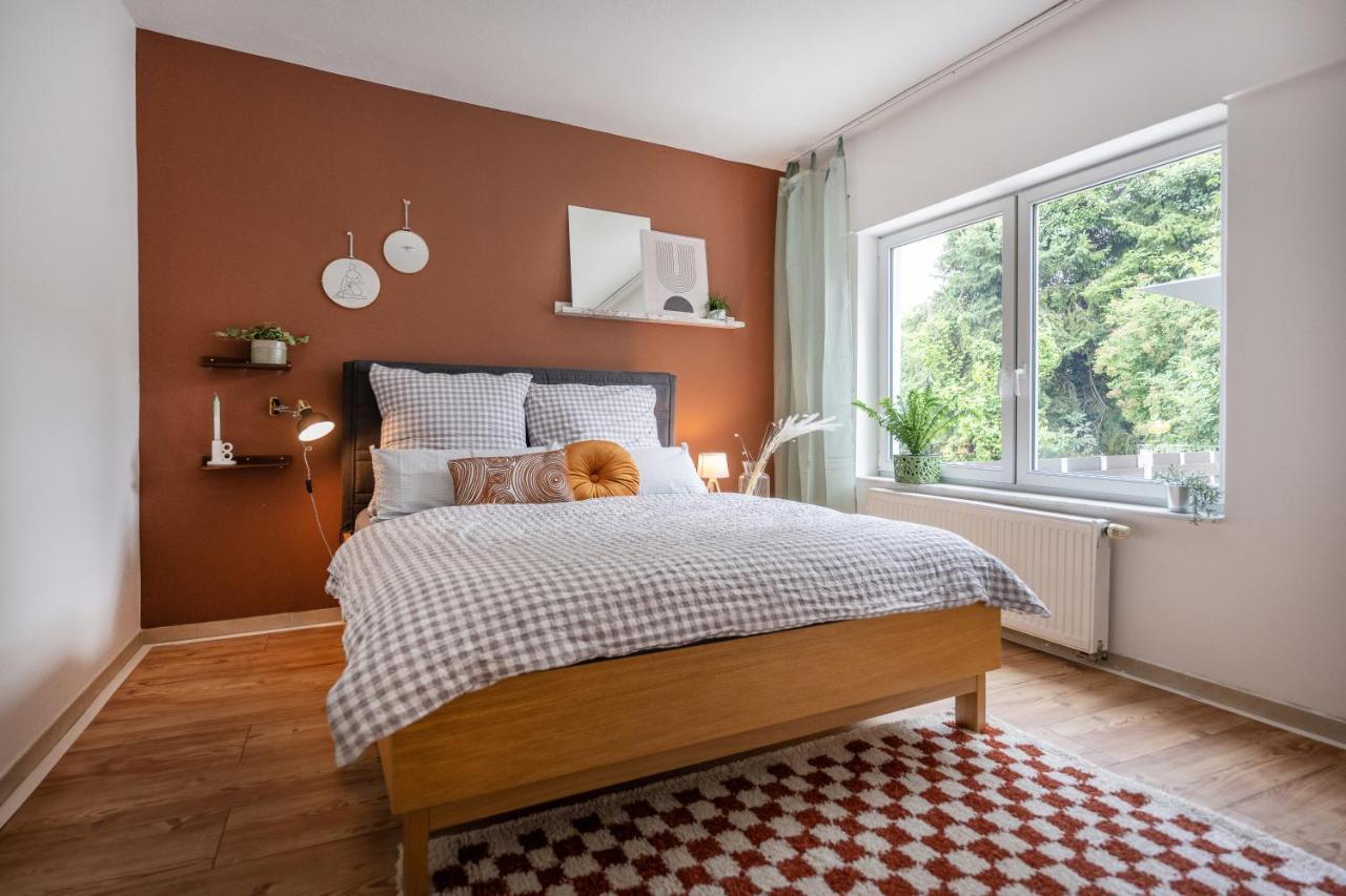 Wohlfuehlwohnung Mit 25 Qm Terrasse, Netflix Koblenz  Luaran gambar