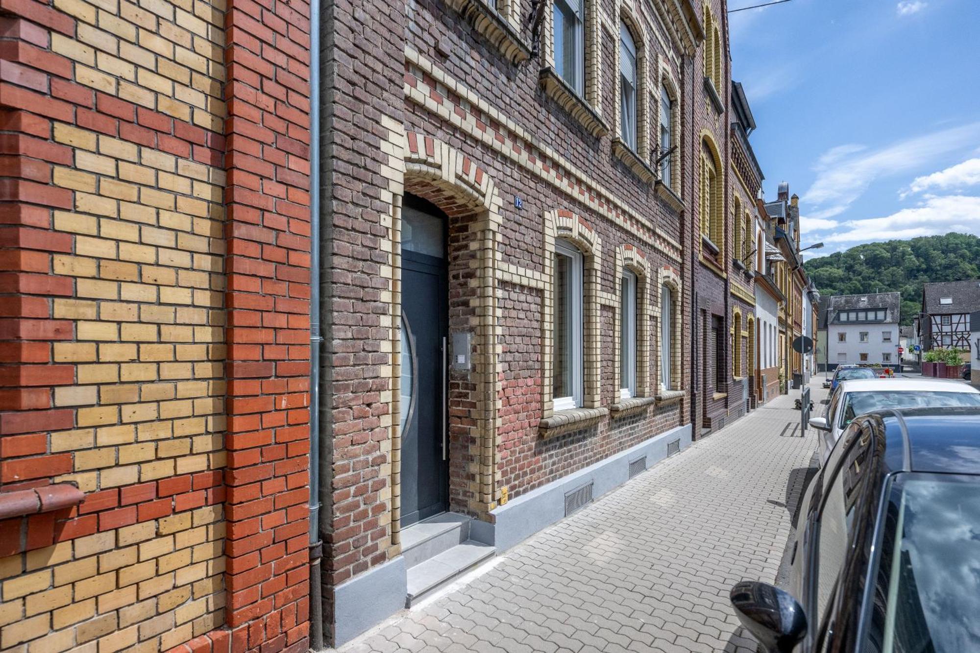 Wohlfuehlwohnung Mit 25 Qm Terrasse, Netflix Koblenz  Luaran gambar